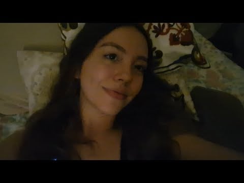 ASMR bem caseirinho com sons de boca, tapping e tour no quarto 