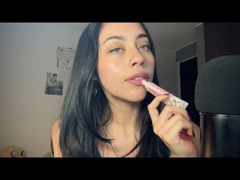 probandome labiales y lipglosses en ASMR en español  (haul)