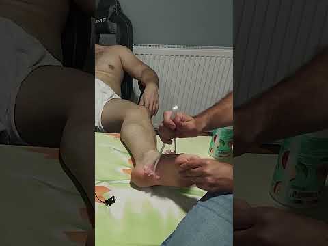 MASSAGE SESSION THAT RELAXES THE VEINS IN THE FEET #satisfying #relaxing #asmr #shorts #massage
