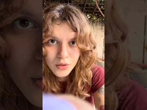 Tem uma coisa no seu rosto! ￼ #asmr #relax #asmrroleplay