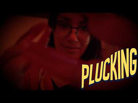 PLUCKING TUS PENSAMIENTOS NEGATIVOS | ASMR en español