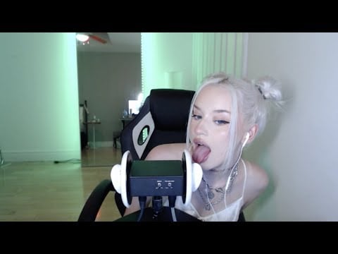 MY FIRST ASMR VIDEO! (✪‿✪) *use headphones*