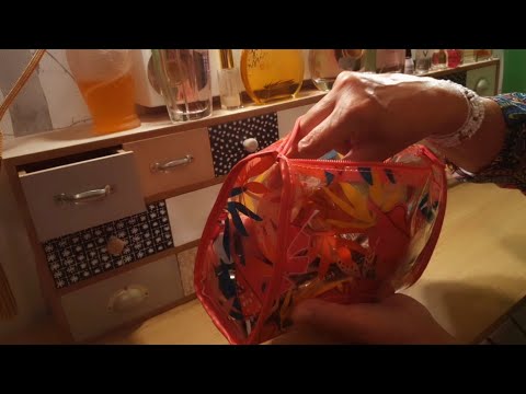 Asmr Français, je farfouille dans ma trousse à maquillage, demande faite par  " Floriane "