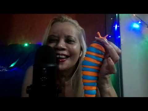 ASMR :  Conversando e  sons de boca   barulhinhos  para relaxar. 😴😴💤💤