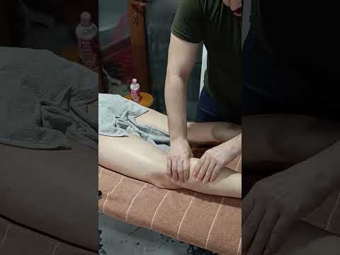 ASMR BACK LEG MASSAGE THERAPY #relaxing #asmr #massage #shortsvideo #satisfying #relax #chiropractor