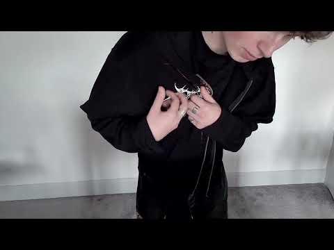 ASMR - Clothes Scratching and tapping