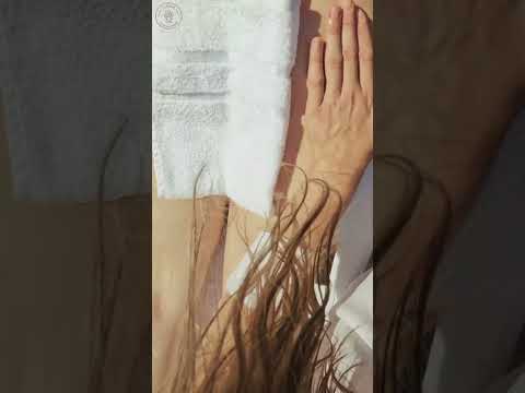 🌿🦵 Frische Momente im Freien | ASMR Entspannende Beinmassage mit Bürste – Dominica 🌞✨