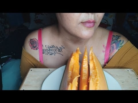 ASMR platicando un poco mientras como melón 🍈 con lechera