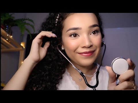 ASMR Sua amiga MÉDICA EXAMINANDO VOCÊ 👩🏻‍⚕️🏠