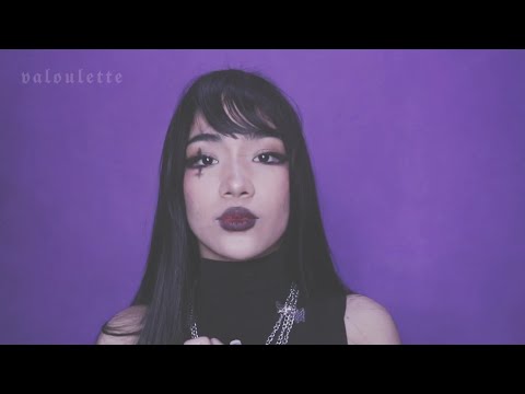 ASMR ☁︎ 𝐬𝐚𝐬𝐬𝐲 𝐠𝐨𝐭𝐡 𝐠𝐢𝐫𝐥 𝐝𝐨𝐞𝐬 𝐲𝐨𝐮𝐫 𝐦𝐚𝐤𝐞𝐮𝐩 [soft-spoken roleplay]