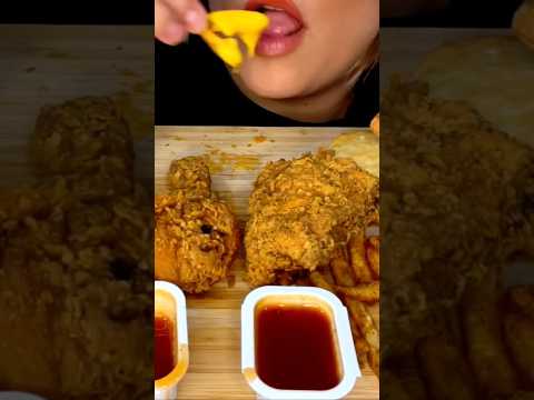 My favourite from Popeyes #asmr #chicken #food #shorts