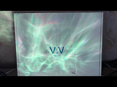 АСМР распаковка сумки от бренда V•V🩵// ASMR unpacks a bag from the V•V brand🩵