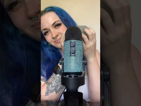 this hairbrush makes AMAZING tapping sounds 😍 #tapping #tappingasmr #asmr #asmrtapping