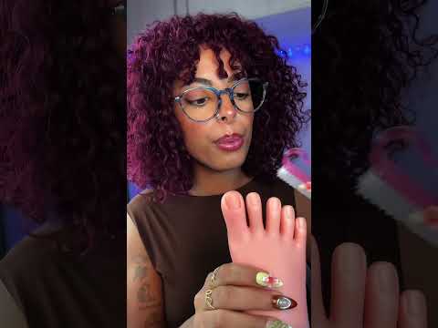 Bem delicada ela 🥰🥲 #asmrbrasil #triggersforsleep #asmr