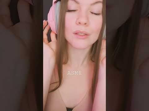 Headphones emotional  tapping 🎧ASMR triggers #shorts #asmr #asmrtriggers