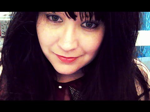 WHISPER ASMR - BRUSHING MY HAIR & PLAYING WITH MY HAIR - RELAXING TINGLES