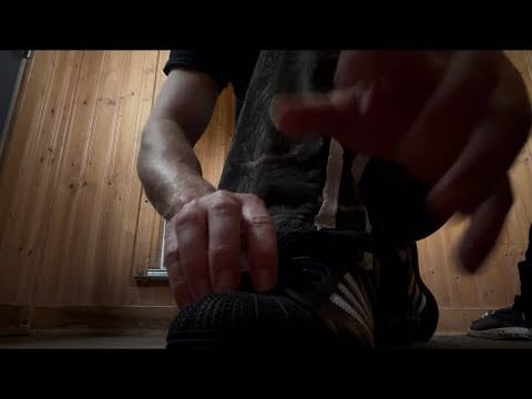 Shoe tapping (do not watch while driving)