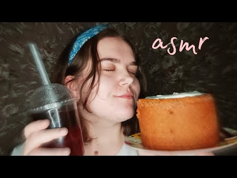 Asmr whisper eating cake • mukbang