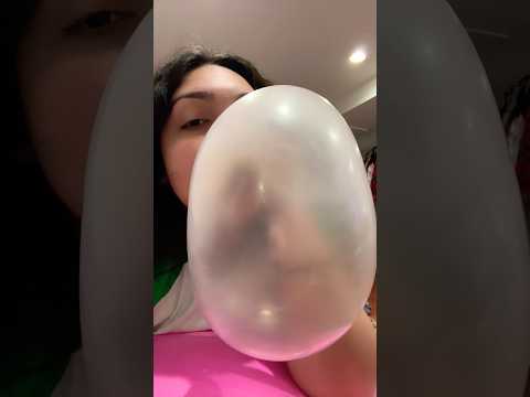 BUBBLE GUM ASMR | blowing HUGE bubble gum chewing sounds #asmr #bubblegum