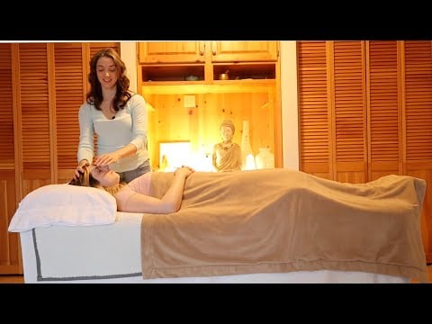ASMR: Reiki for The Heart Chakra w Hand Movements