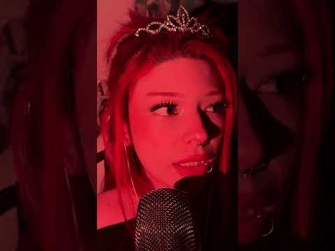 Spit Painting a Spoiled Princess 👑 | ASMR + Gaming Talk SHORT video! #spitpainting #egirl #gamergirl