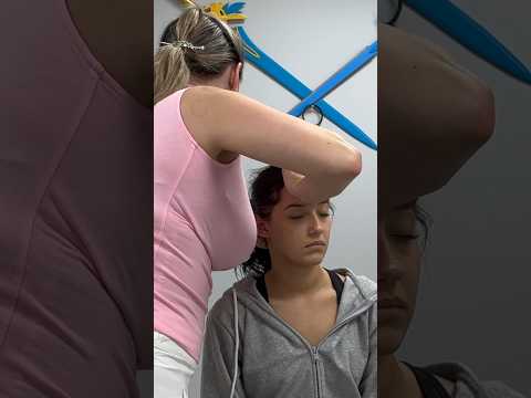 Head *Cracks* #shorts #chiropractor