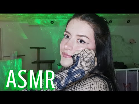 ASMR ✨ // tongue clicking and mouth sounds // close-up hand movements