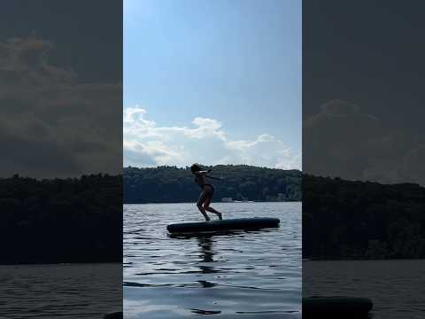 Paddle board on the lake🤸‍♀️