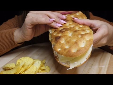 ASMR OMELETTE SANDWICH CHIPS CRUNCHY SOFT MUKBANG no talking CREMA ASMR #asmr #mukbang #sandwich