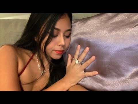 15 minutes ASMR | Soft pillow scratching & tapping no the bed 🛌😴