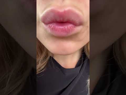 Kiss? #asmrkiss #kiss