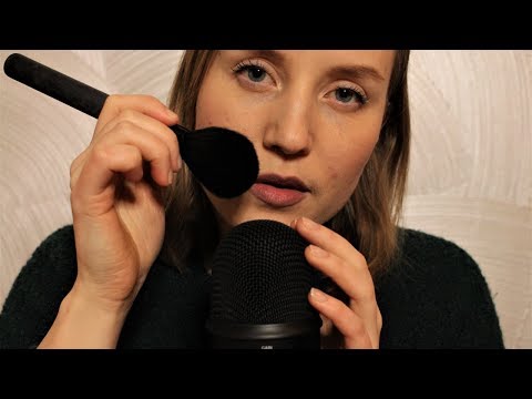 ASMR Mikin Sivelyä & Kuiskauksia (Mic brushing & whispers)