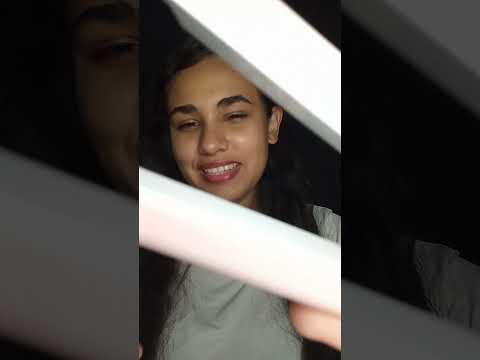 ASMR PASSANDO CHAPINHA EM VOCÊ#sonsdeboca #chapinha #cabelo #asmr #shotr #viralshort #viralshorts