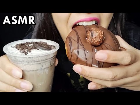 ASMR COMIENDO DONA ROCHER Y MERENGADA DE OREO + HABLANDO DE TODO UN POCO | ASMR en Español
