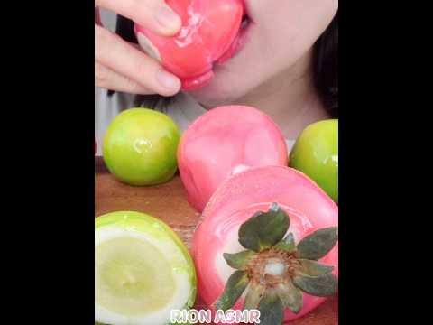 CRUNCHY CANDIED FRUITS EATING SOUNDS #asmr #mukbang #咀嚼音 #eatingsounds