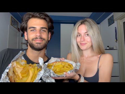 EATING HOT DOG 🌭🍟 muckbang (eating sounds asmr ita)