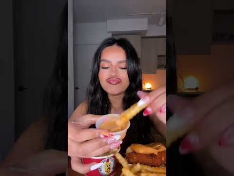 ASMR Mukbang #mukbang #eatingasmr #daveshotchickenmukbang #shorts #eating
