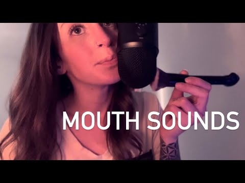 Gentle mic brushing & mouth sounds ASMR 🤤👄