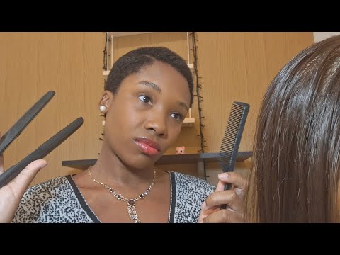 ASMR POV/CABELEIREIRA INVEJOSA FAZ SEU CABELO NA SUA CASA PARTE 2 (caseiro com sussurros)