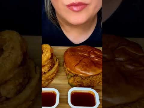 Extra Crunchy Popeyes Onion Rings #shorts #asmr