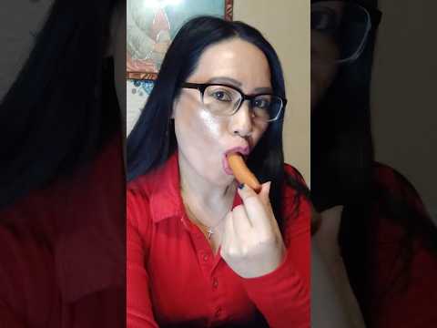How to eat hot dog#shortsfeed #mukbang #americanmukbangers #viralshort #viralshorts #asmrvideo