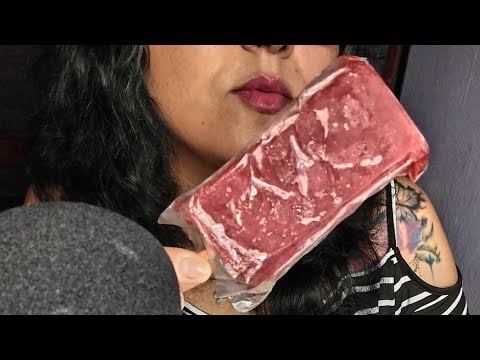 ASMR Comiendo paleta de helado de fresa 🍓