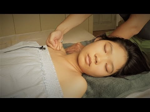ASMR | Gentle Shoulder Massage for Good Sleep
