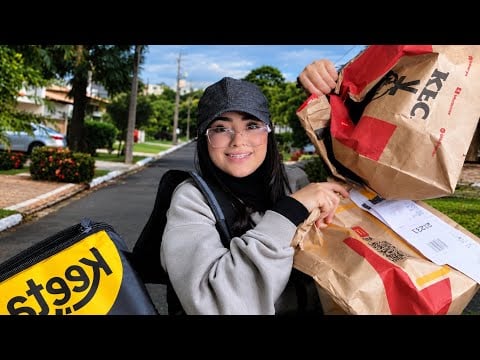ASMR ENTREGADORA DE DELIVERY 🍔 Sons de sacolas, recibos e entregas!