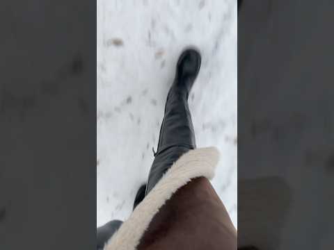 ASMR in der veganen Lederhose und das Eis schmilzt! 😽