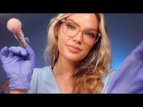 ASMR Dottoressa ti Allevia il Mal Di Testa | Visita medica e Attenzione Personale