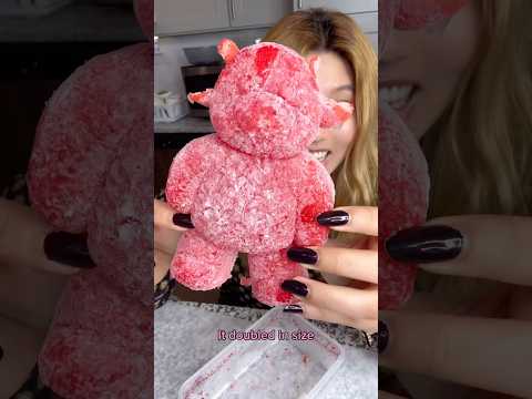 TRYING FROZEN GUMMY BEARS BUT WITH ONLY GIANT GUMMIES #shorts #viral #mukbang