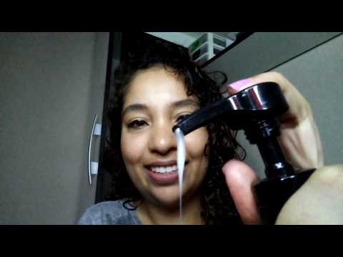 ASMR Lavando, hidratando e finalizando seu cabelo que está cheirando fumaça do churrasco de Natal 🚿