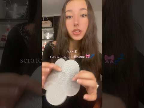 Asmr scratching on silicone 🎀💤 #asmr #fallasleep #tingles #scratching #silicone #girly #relaxing