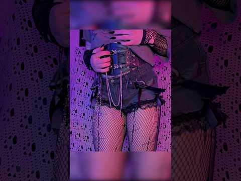 I love this corset belt, it's so perfect for asmr :3 #asmr #asmrscratching #asmrtapping